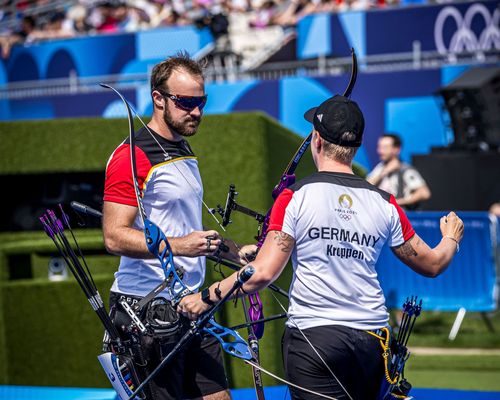 Foto: World Archery / Sorgten in Paris für Glücksmomente im deutschen Bogensport und kommen mit Olympia-Silber zur DM nach Wiesbaden: Florian Unruh und Michelle Kroppen.