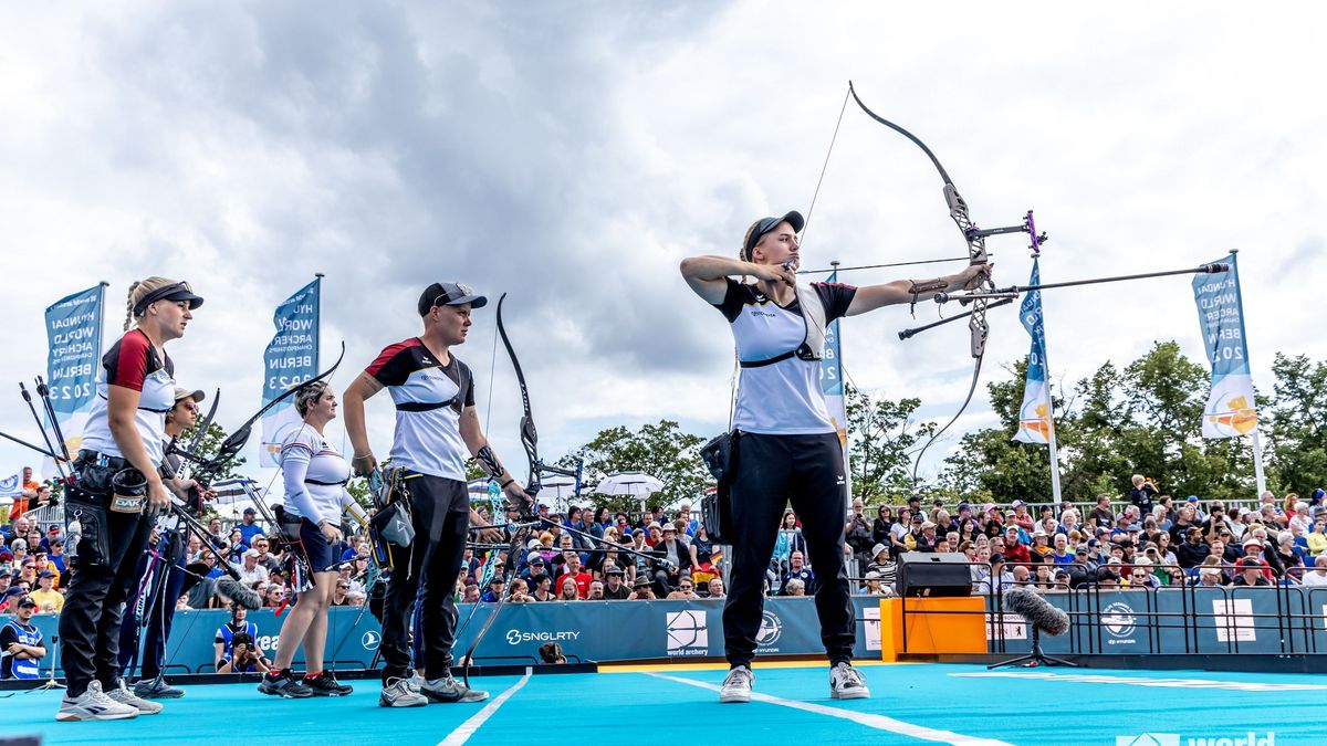 Foto: World Archery / Natürlich ist auch das Weltmeister- und Europameister-Trio Katharina Bauer, Michelle Kroppen und Charline Schwarz bei der Qualifikation dabei.